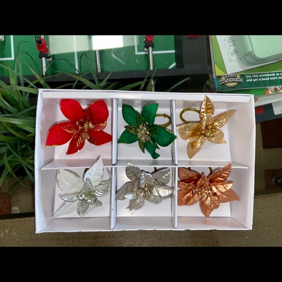 Pier 1 Christmas Placemats Napkin & Towel Set-SOLD - Picture 13 of 16